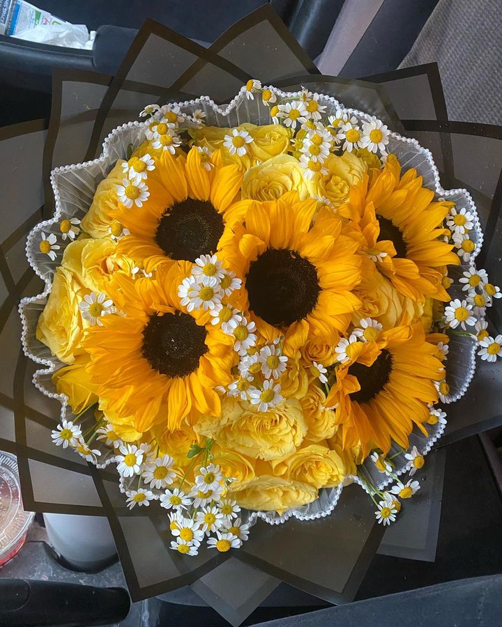 Sunflowers, baby's breath