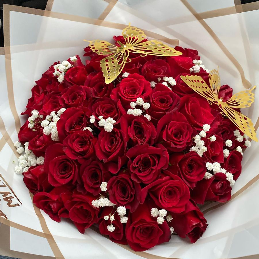 Red roses, gold butterflies