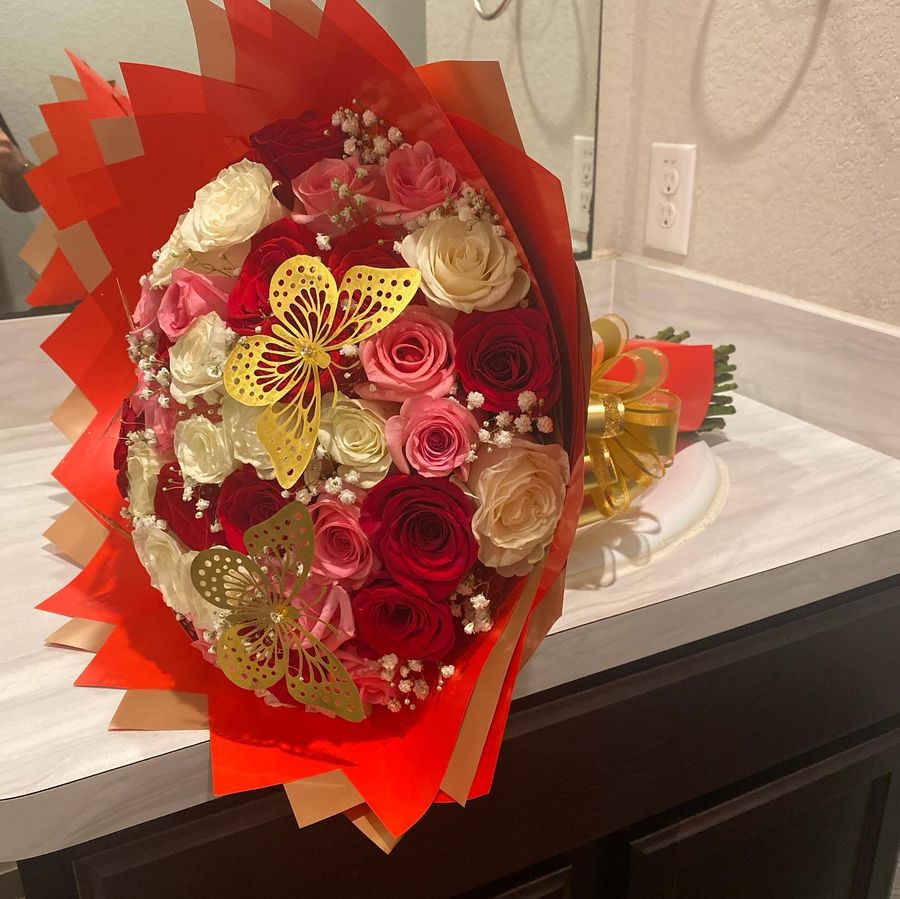 Holiday roses
