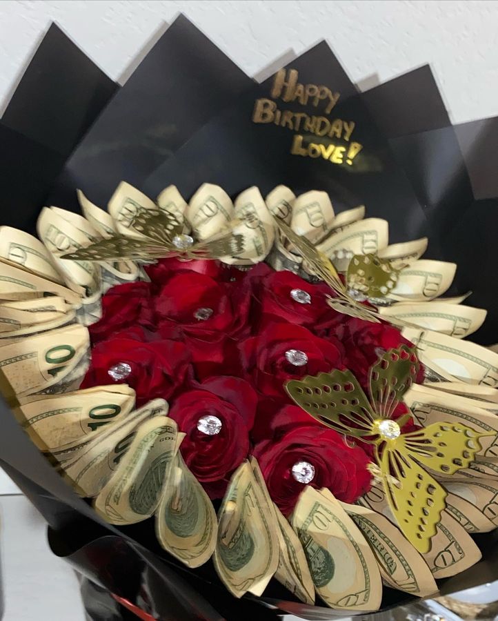 Money bouquet, red roses