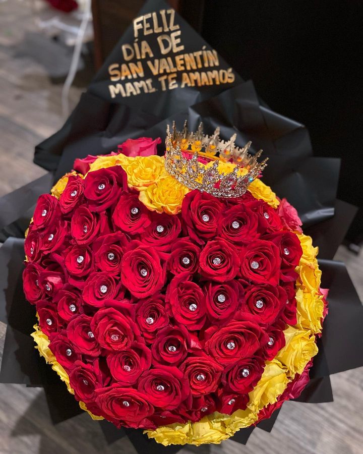 Red and yellow, crown