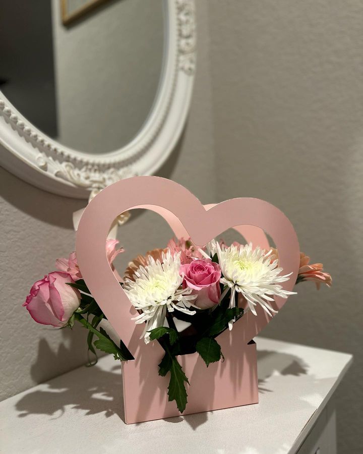 Heart holder arrangement